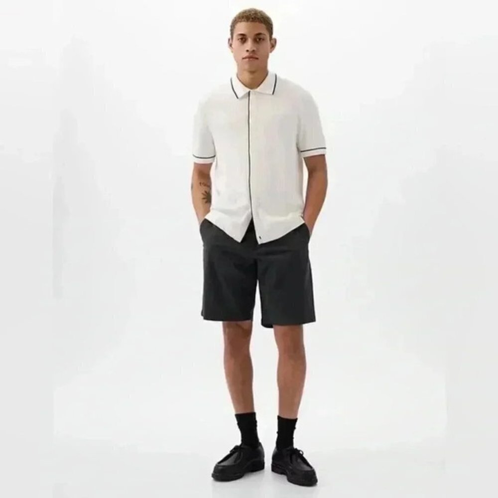 GAP Men’s Shorts 12” Stretch Casual Flat Front Chino Shorts Washed Black 31